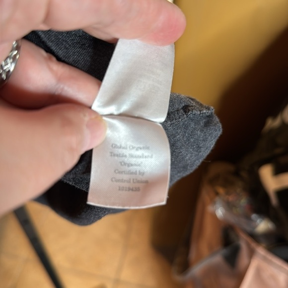 Everlane Men's Charcoal Gray The Essential Organic V-Neck Tee Size Large - Picture 10 of 12